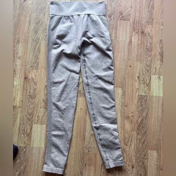 Gymshark Pants - Gymshark Flex High Waisted Leggings medium Grey Athletic Stretch Knit Seamless